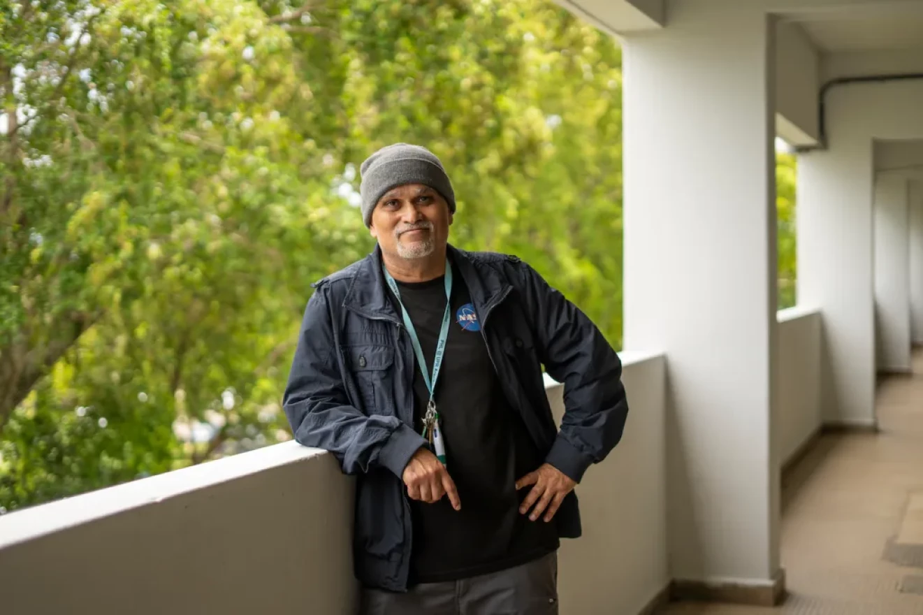 Abel Méndez, en las instalaciones de la Universidad de Puerto Rico en Arecibo.